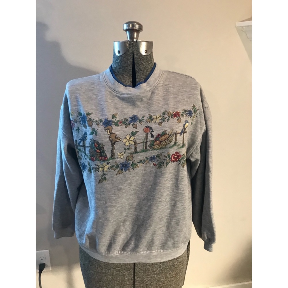 EUC BASIC EDITIONS GRANDMA SWEATSHIRT